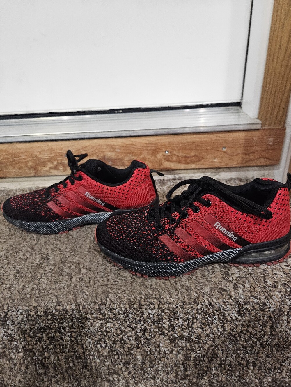 Running Athletic Sneakers - Red and Black. 8 Men, 9.5 Women.